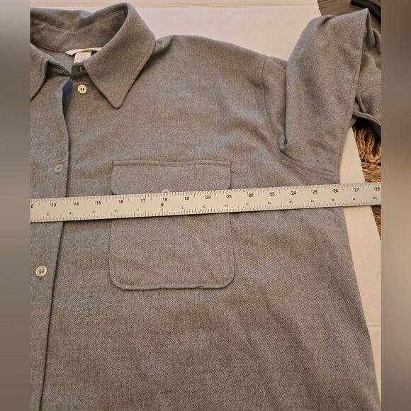 H&M Flannel Button Down Shirt In Light Gray Size Medium Oversized - Picture 7 of 11